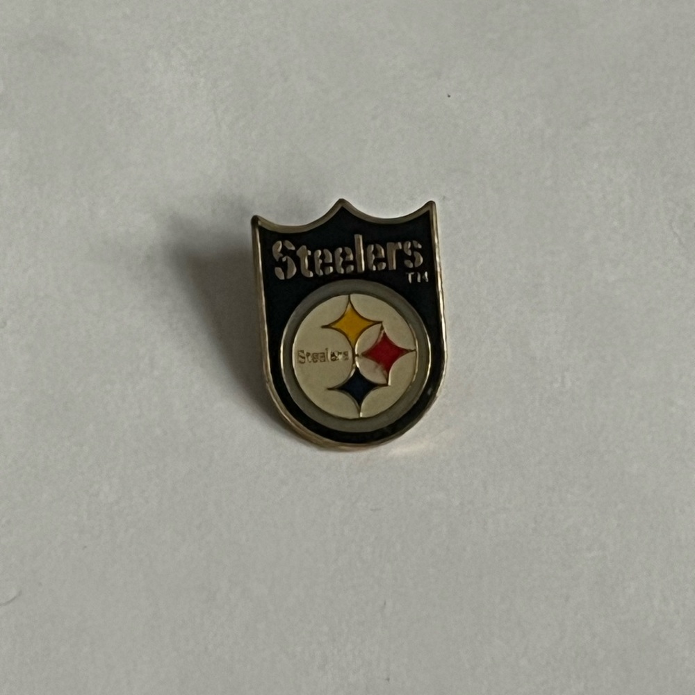 Pittsburgh Steelers 1984 Vintage Pin / NFL